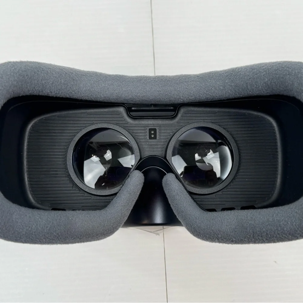 Samsung Gear VR & Controller SM-R324 in Box Galaxy S10+, S10, S9, S8, Note9 NIB